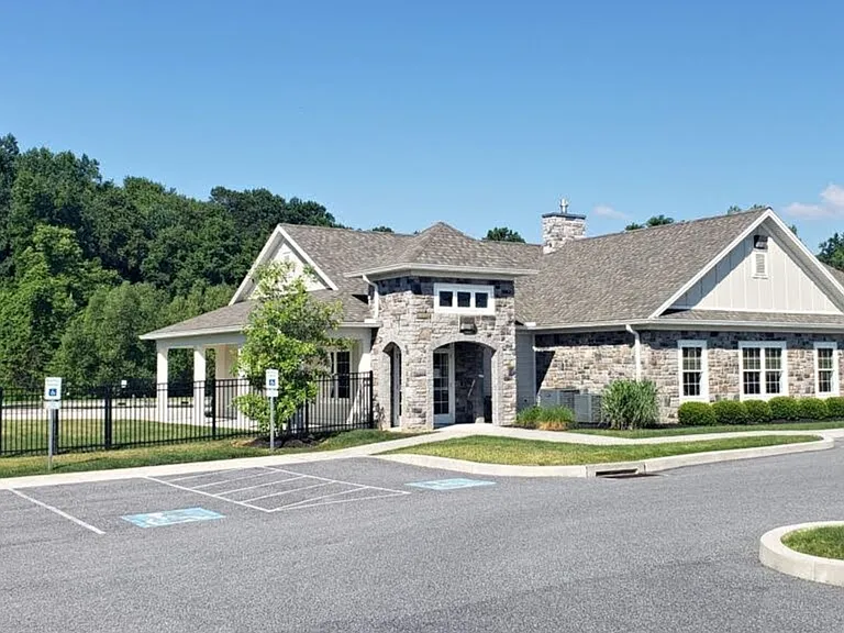 615 Keswick Ct — Photo 31