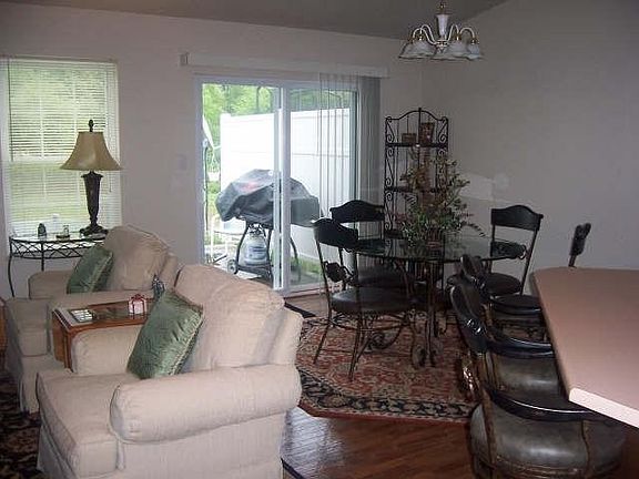 2nd image of 4855 Richmond Dr