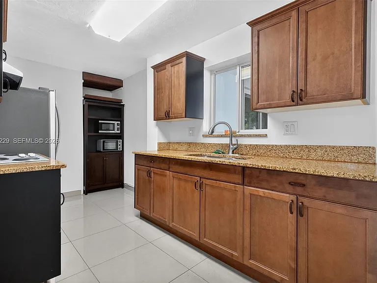 17001 NW 53rd Ct — Photo 12