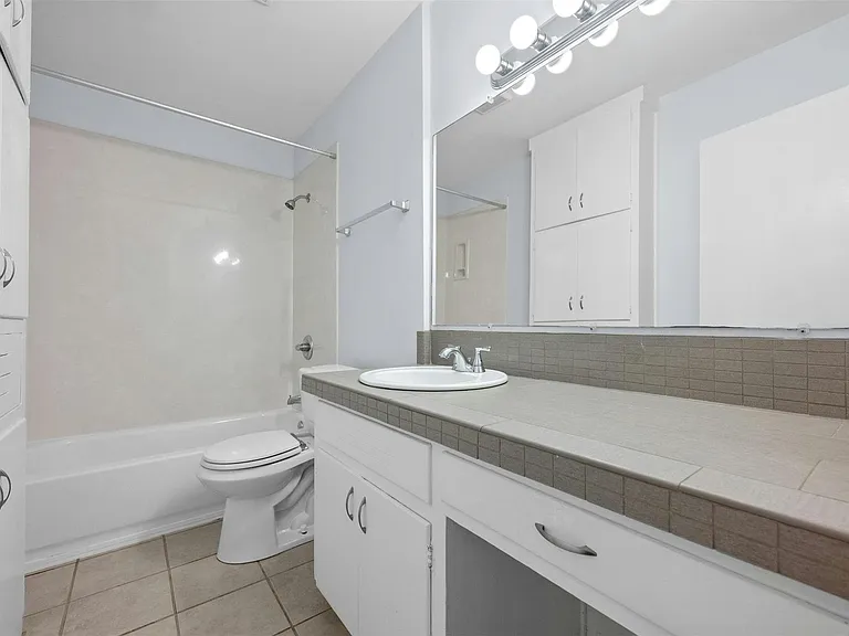 3713 Menchaca Rd #A — Photo 18