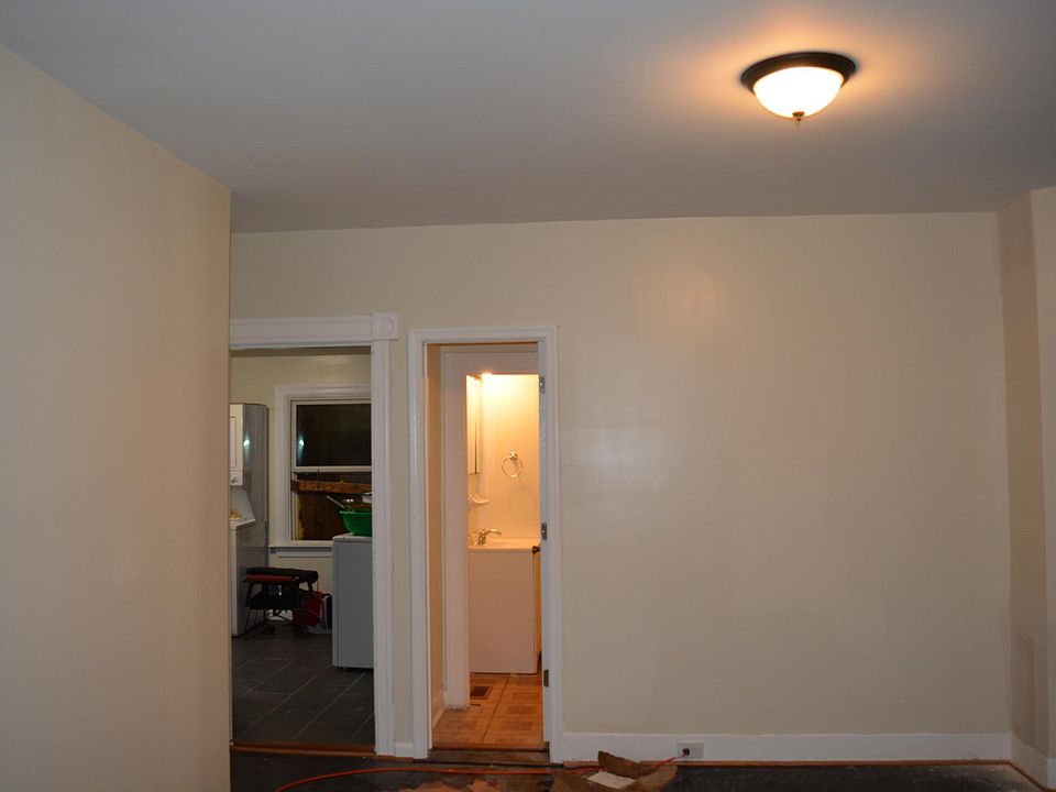 Building Photo 3