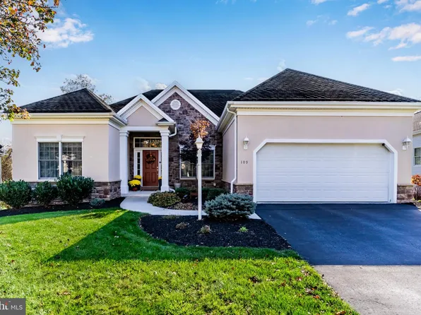 109 Windrush Ln, Mechanicsburg, PA 17055