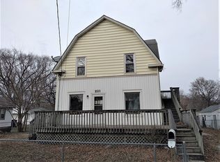 221 Cottage Grove Ave, Waterloo, IA 50703