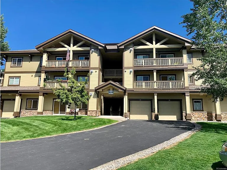 3370 Columbine Dr — Photo 1