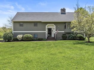 16 Cedar St, Foxboro, MA 02035