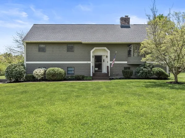 16 Cedar St, Foxboro, MA 02035