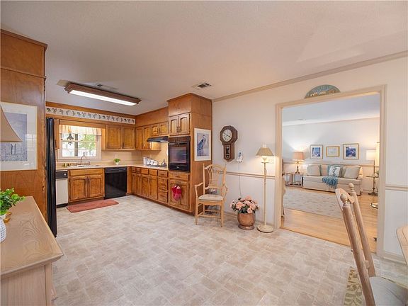 5th image of 111 Trawler Ct