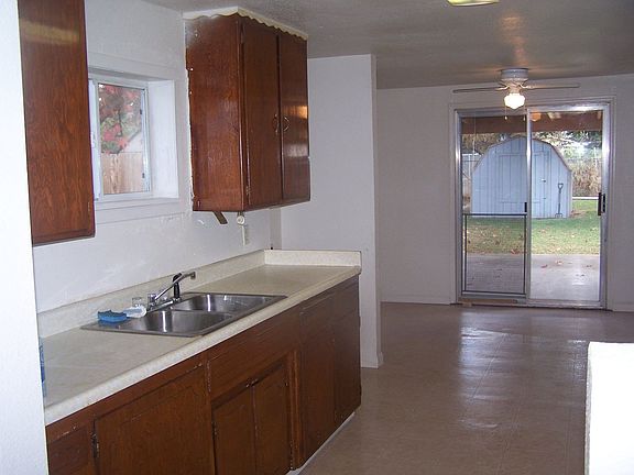 Kitchen and Dining area with plenty light!