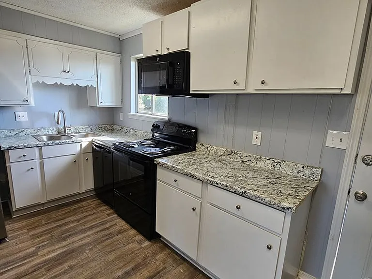 13818 Mail Route Rd — Photo 22