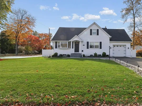 301 Saint Nicholas Avenue, Hillsdale, NJ 07642