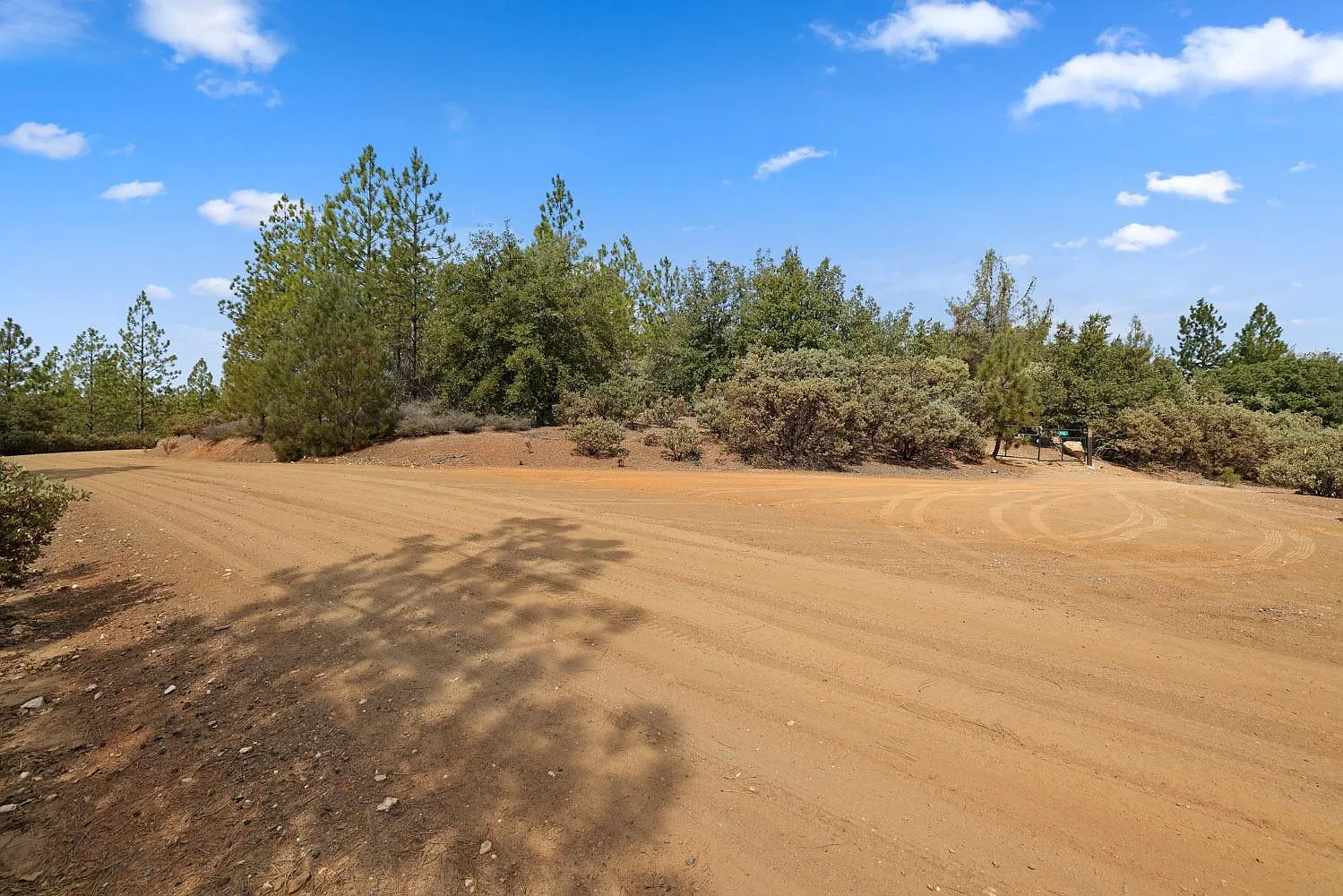 9450 Bondurant Mine Road photo 1