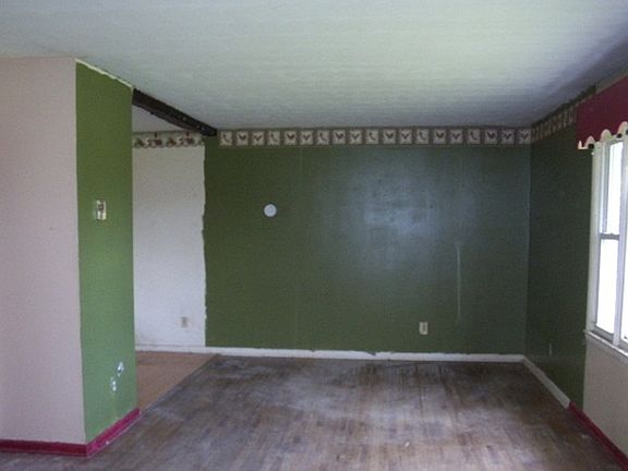 5th image of 565 W Dwain Vlg
