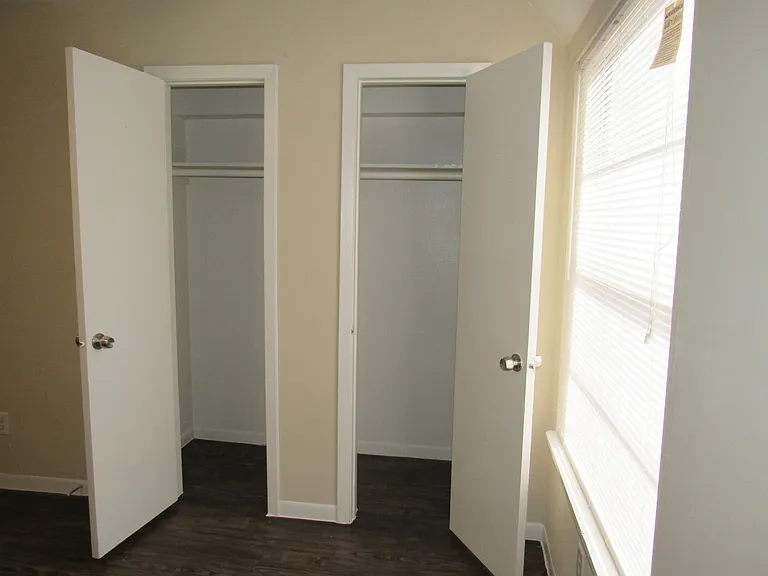 The Metropolis Apartments — Photo 73