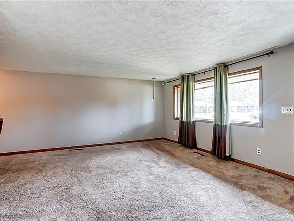 4th image of 2277 Schenley Ave