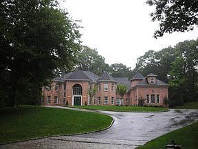 1st image of 32 Hollows Ct