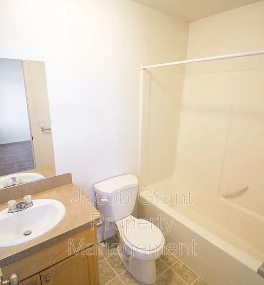 1648 N Stevens Dr #B — Photo 6
