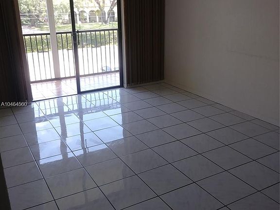 3rd image of 16851 NE 23rd Ave APT 204