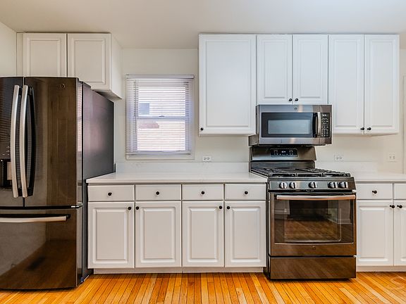 4th image of 1808 W Diversey Pkwy APT J