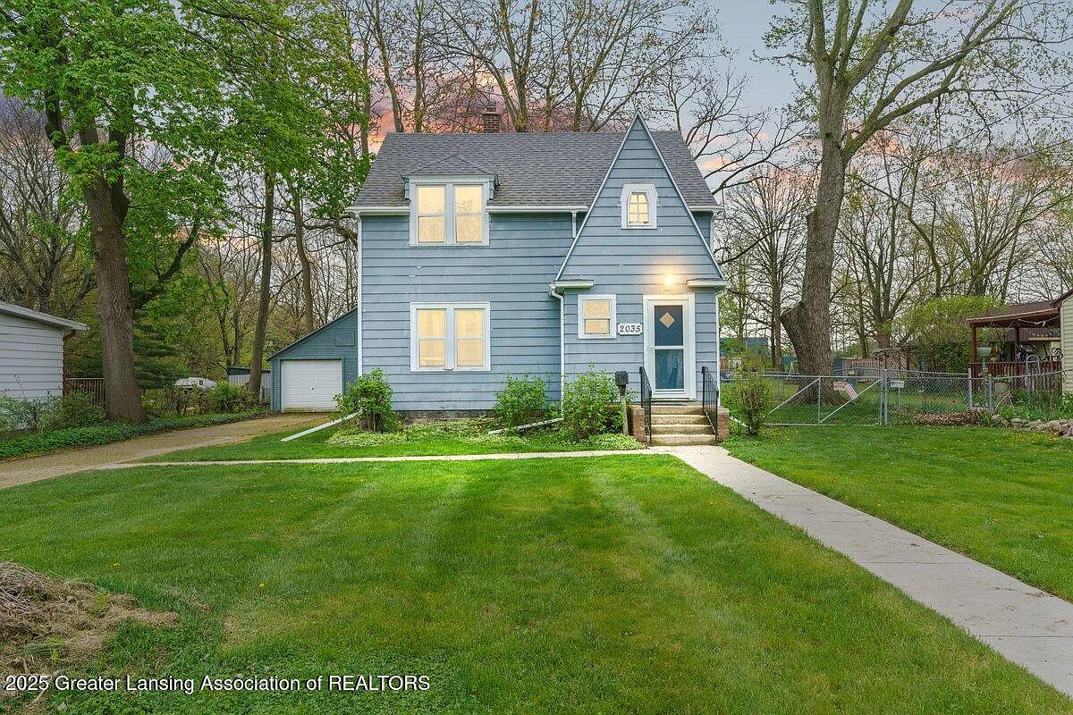 2035 Mary Ave photo 1