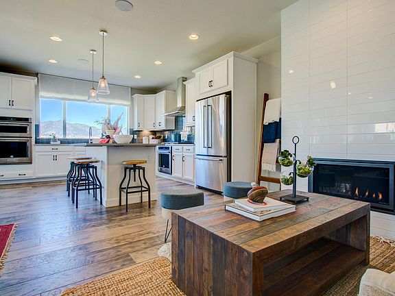 Example of Residence 4024 Kitchen - Colors and finishes will vary on actual home.