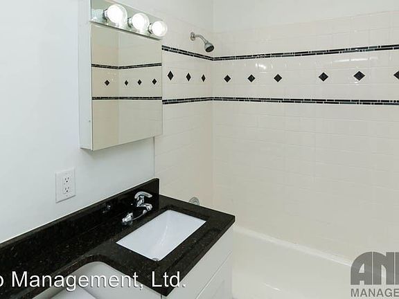 5th image of 1910 W Berteau Ave #1