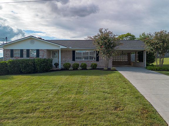 2nd image of 3362 Emerald Ave