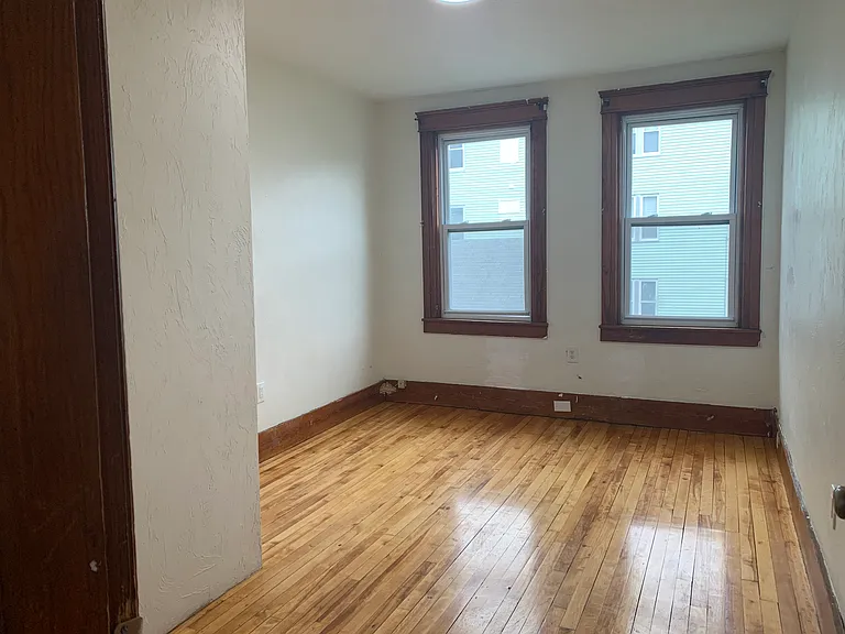 27 Granby Rd — Photo 12