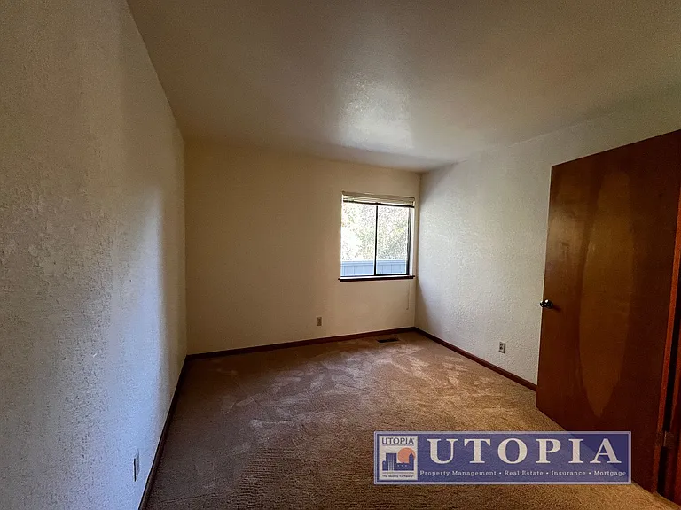 2726 Hampton Ln — Photo 33