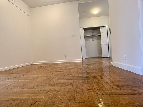 4th image of 320 W 105th St #5F