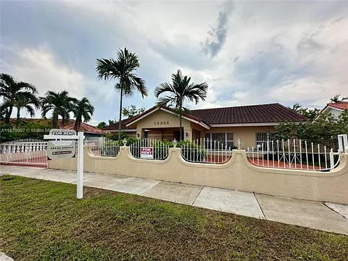 13362 SW 39th St Photo 1
