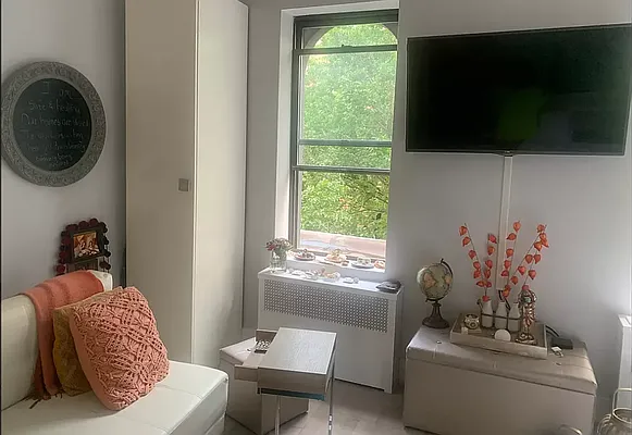 Rented by Voro New York | media 9