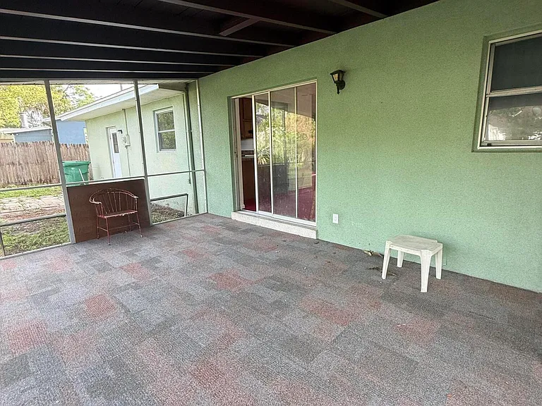 1032 Frost Ln — Photo 18