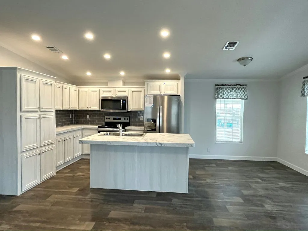 3 bed, 2.0 bath, 1459 sqft, $1,199 — Photo 3