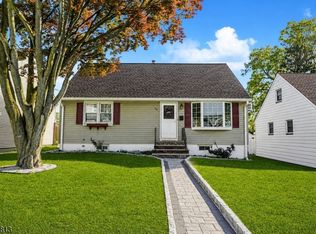 65 Hilltop Ct, Clifton City, NJ 07012