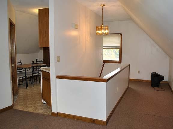 4th image of 73 Grosvenor Ave #3