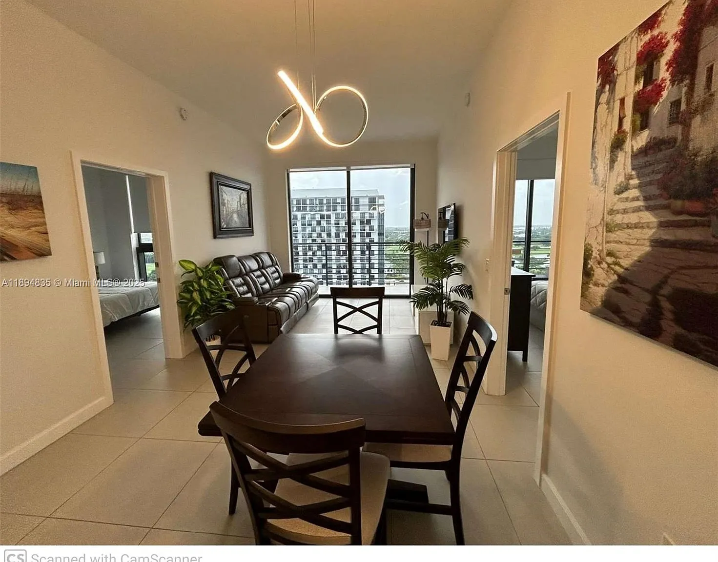 5350 Park Condo — Photo 2