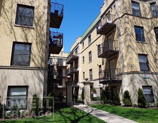 1st image of 6500 N Claremont Ave #65002E