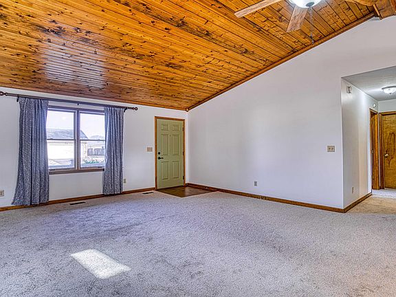 4th image of 8855 Westwood Dr