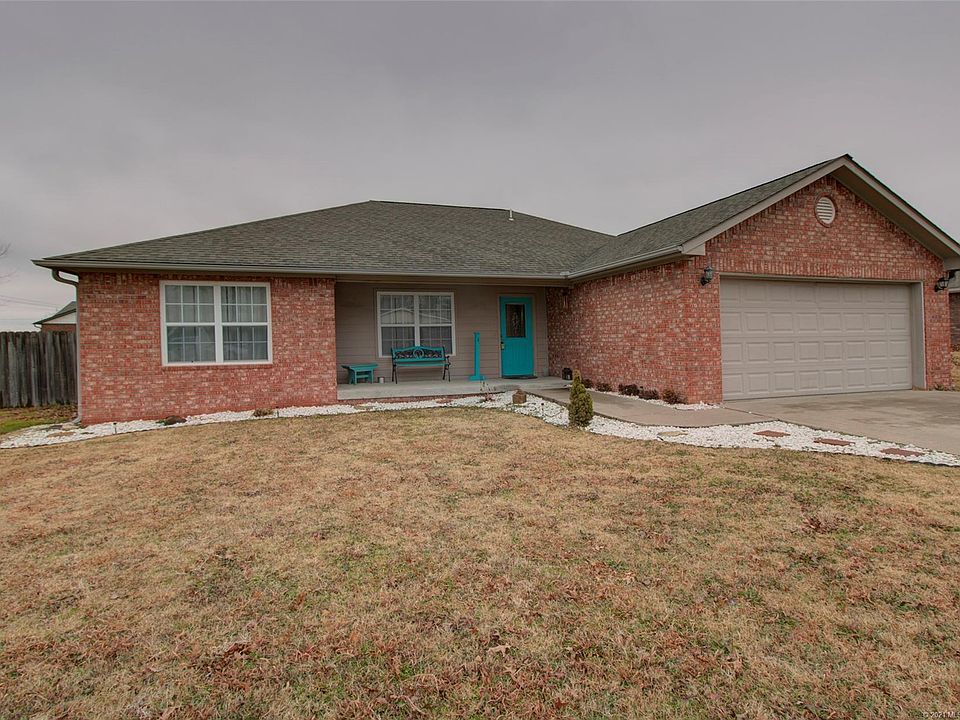 1st image of 107 Chukker Dr