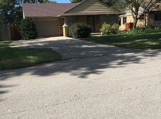 345 S Evanslawn Ave, Aurora, IL