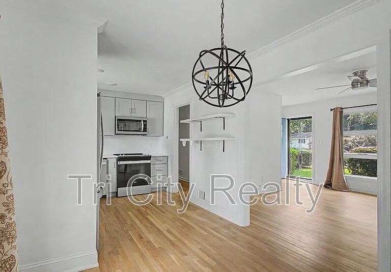 212 Hilltop Dr — Photo 18