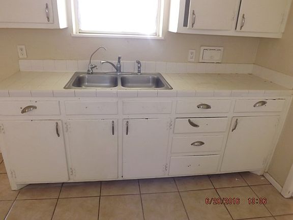 2nd image of 1516 E 14th St