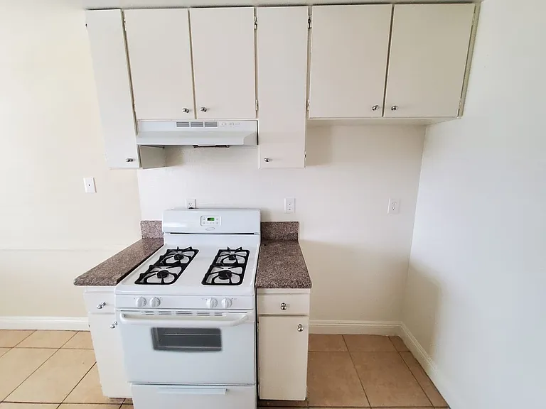 Villa Gardens Apts - Carmel Palm, LP — Photo 12