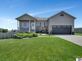 716 Sunset Blvd, Palmyra, NE 68418