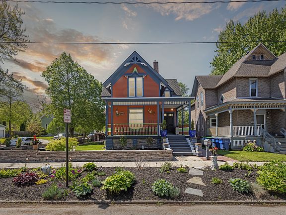 4th image of 1010 6th St #2