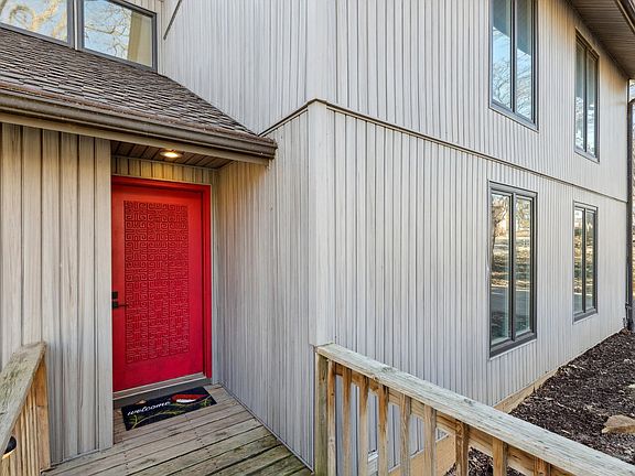 3rd image of 1005 Canterbury Ct
