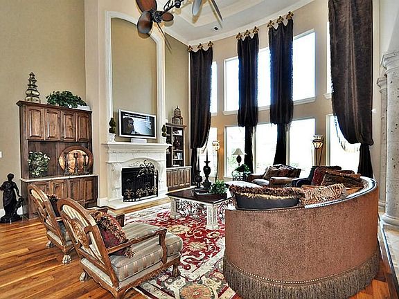 4th image of 10414 Prescott Glen Ln