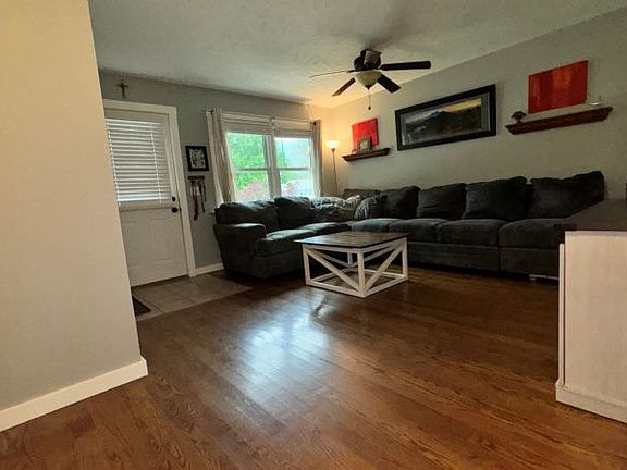 5th image of 108 Shamrock Cir