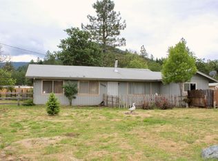 1005 Happy Camp Rd, Cave Junction, OR 97523