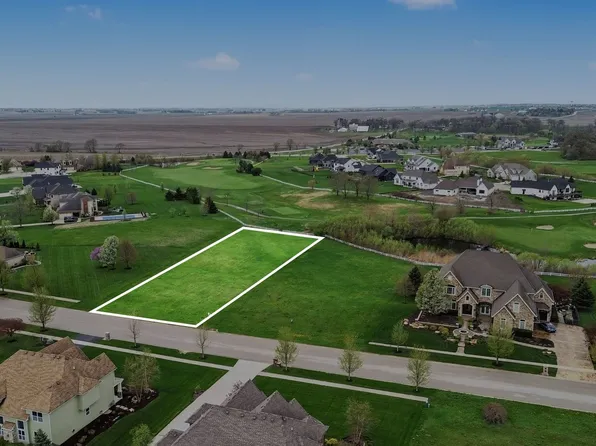 7633 Fairway Dr, Yorkville, IL 60560